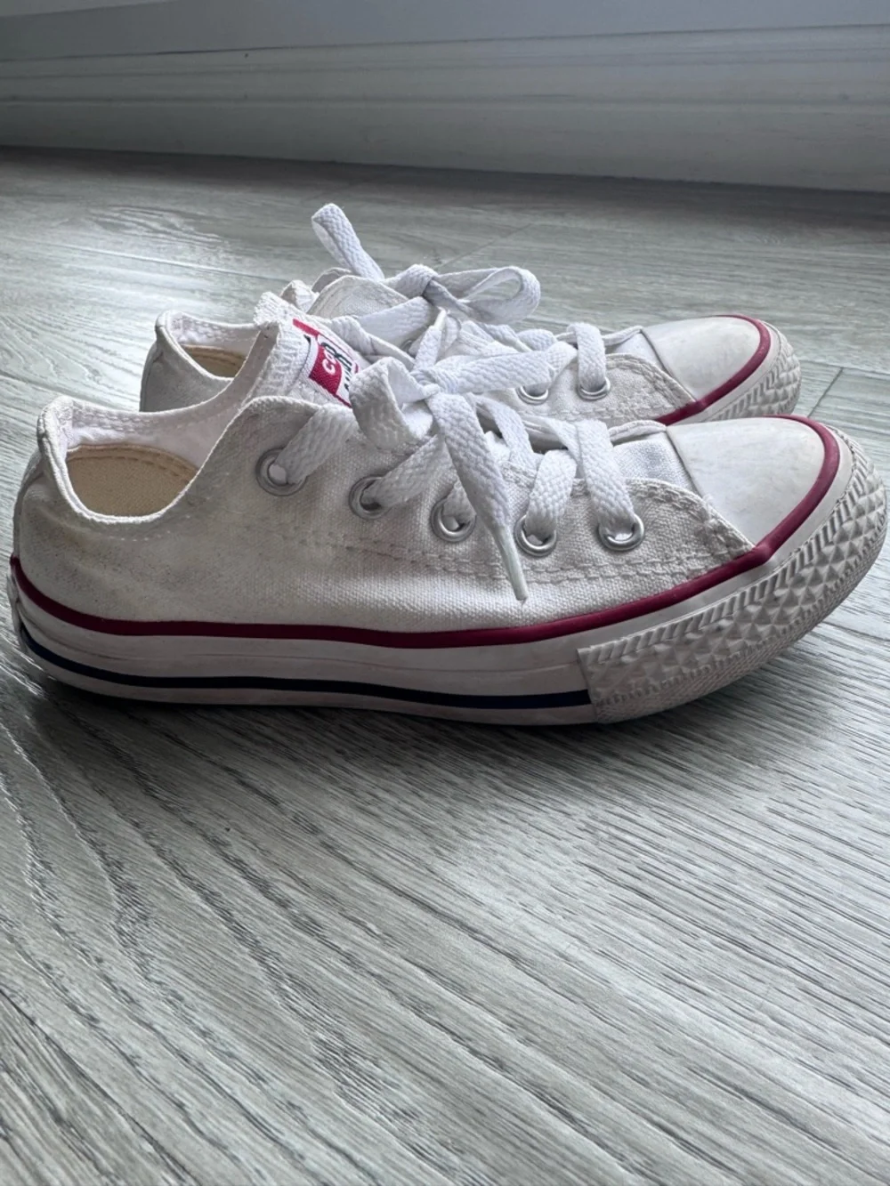 CONVERSE KIDS' CHUCK TAYLOR ALL STAR CLASSIC LOW TOP SHOES Size 12.5